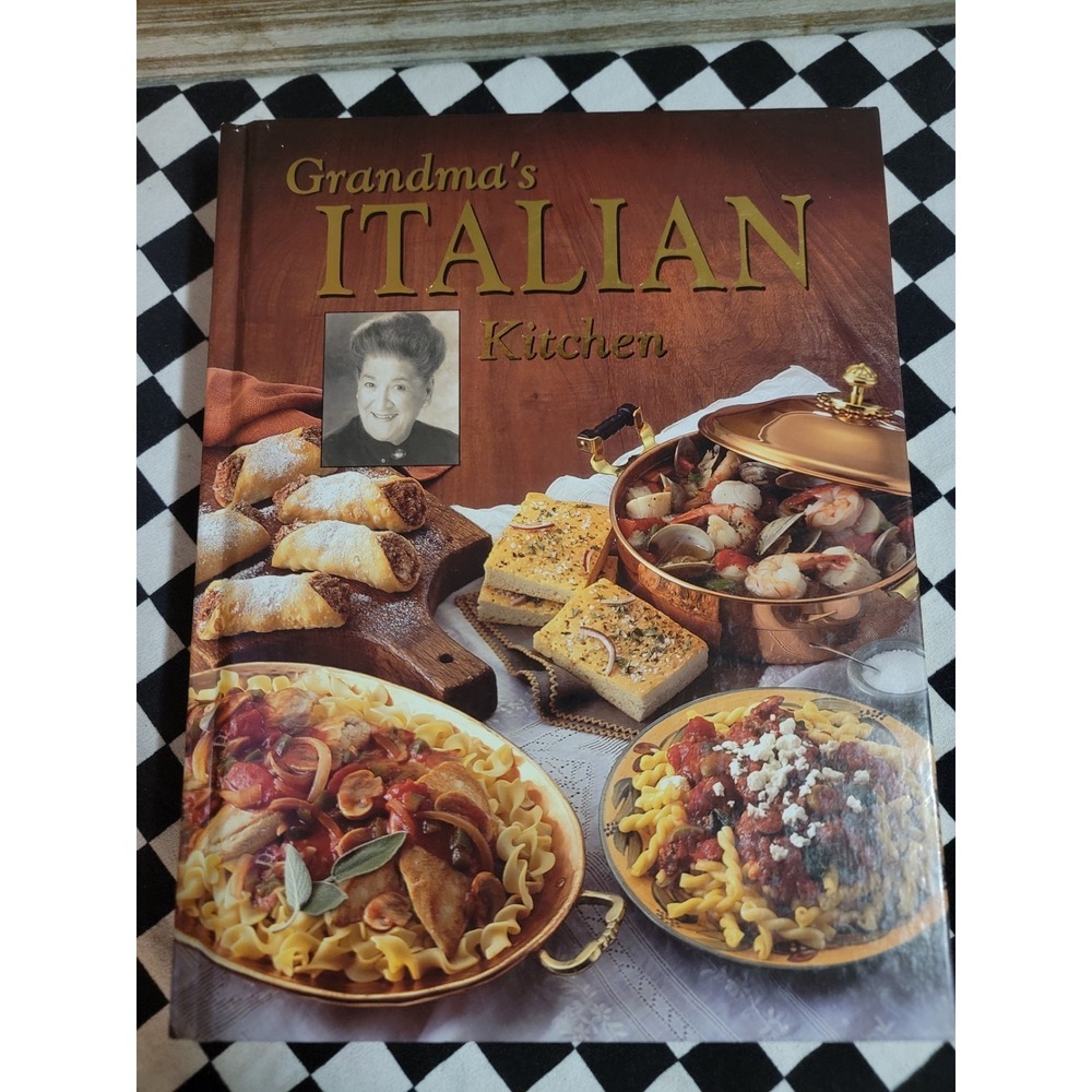 GRANDMA'S ITALIAN KITCHEN Cookbook Hardcover Illustrated Recipes